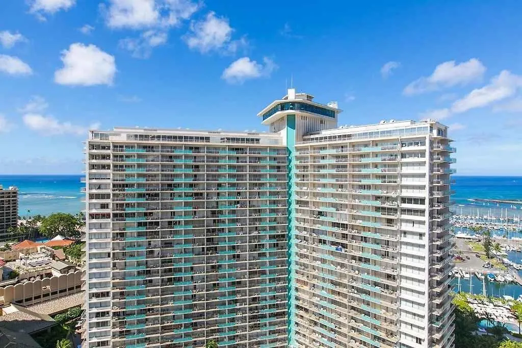 One Bedroom Discovery Bay Condos With Kitchen, Free Wifi & Amazing Viewss kontakt
