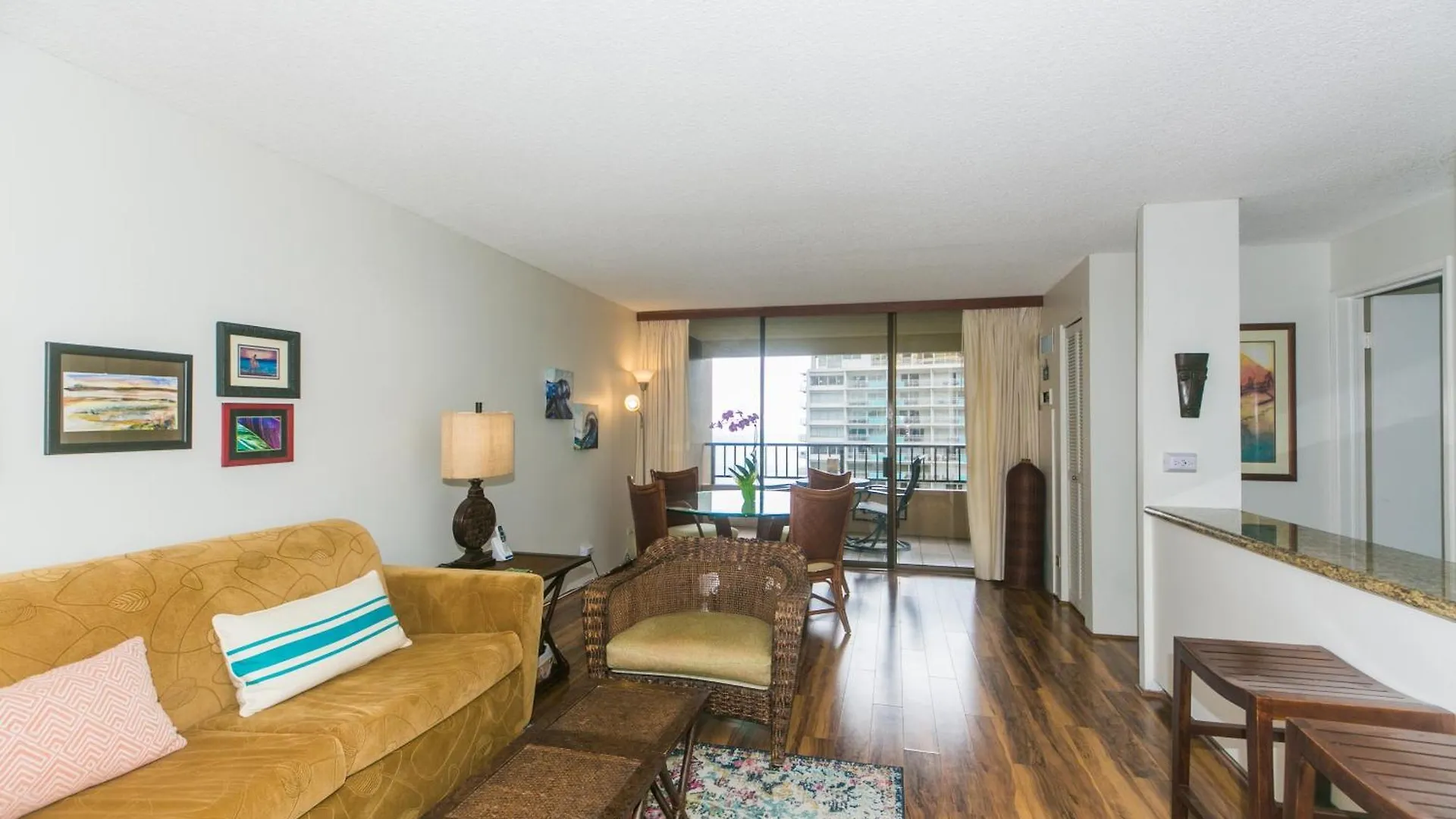 One Bedroom Discovery Bay Condos With Kitchen, Free Wifi & Amazing Views Honolulu USA